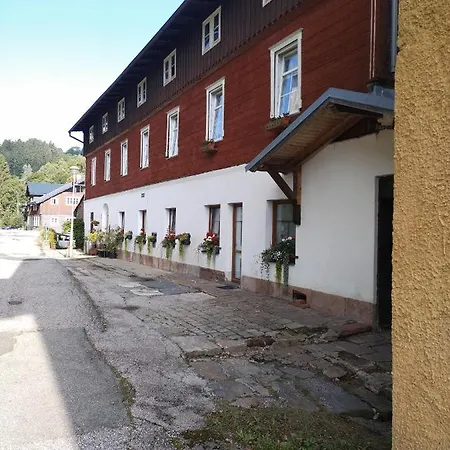 Daire U Kostela
